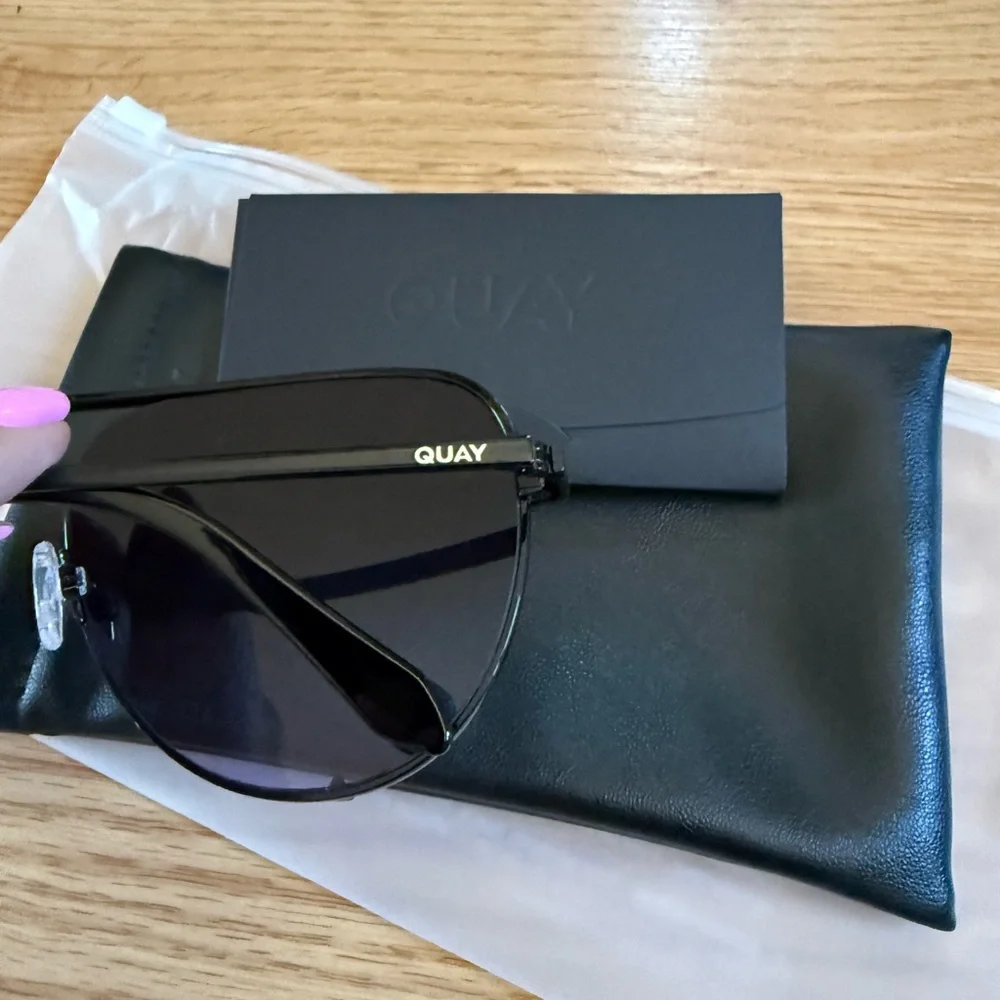 Quay Australia Black Frame Aviator Sunglasses with Purple Gradient Lenses XL